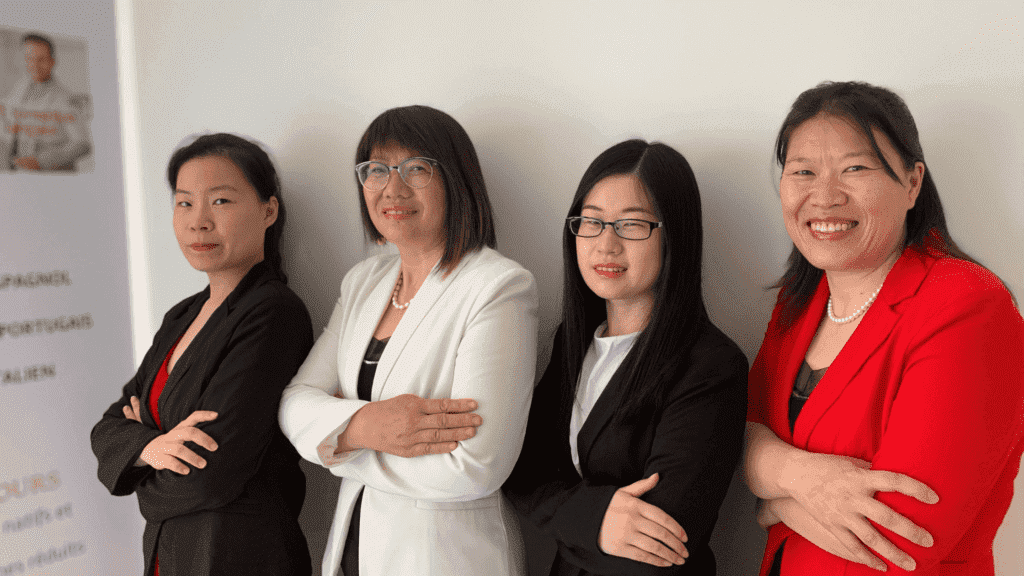 les spécialistes du chinois